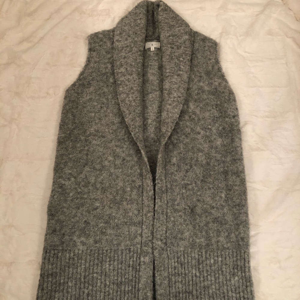 Lou & Grey Gray V-Neck Sweater Ves